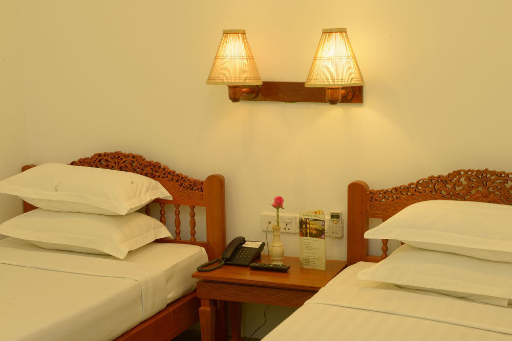 Raza Gyo Hotel Bagan Exterior foto