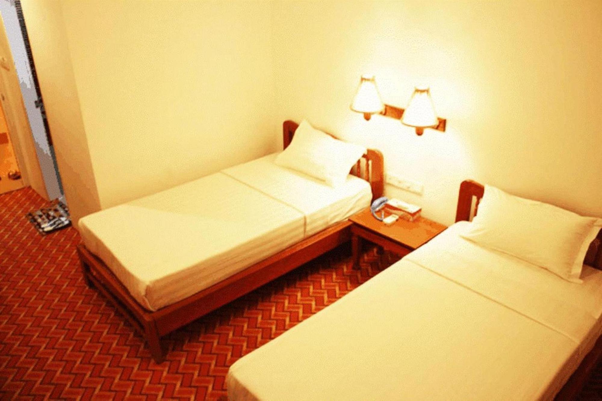 Raza Gyo Hotel Bagan Exterior foto