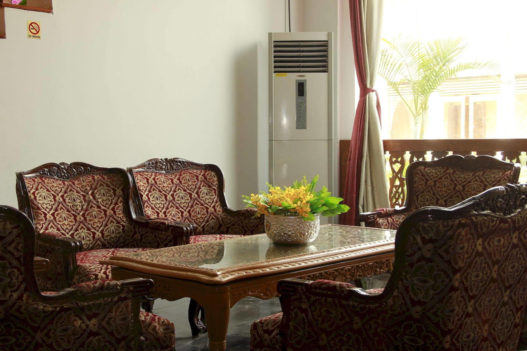 Raza Gyo Hotel Bagan Exterior foto