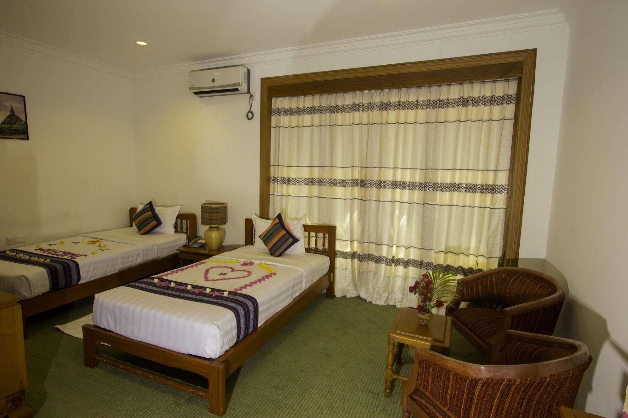 Raza Gyo Hotel Bagan Exterior foto