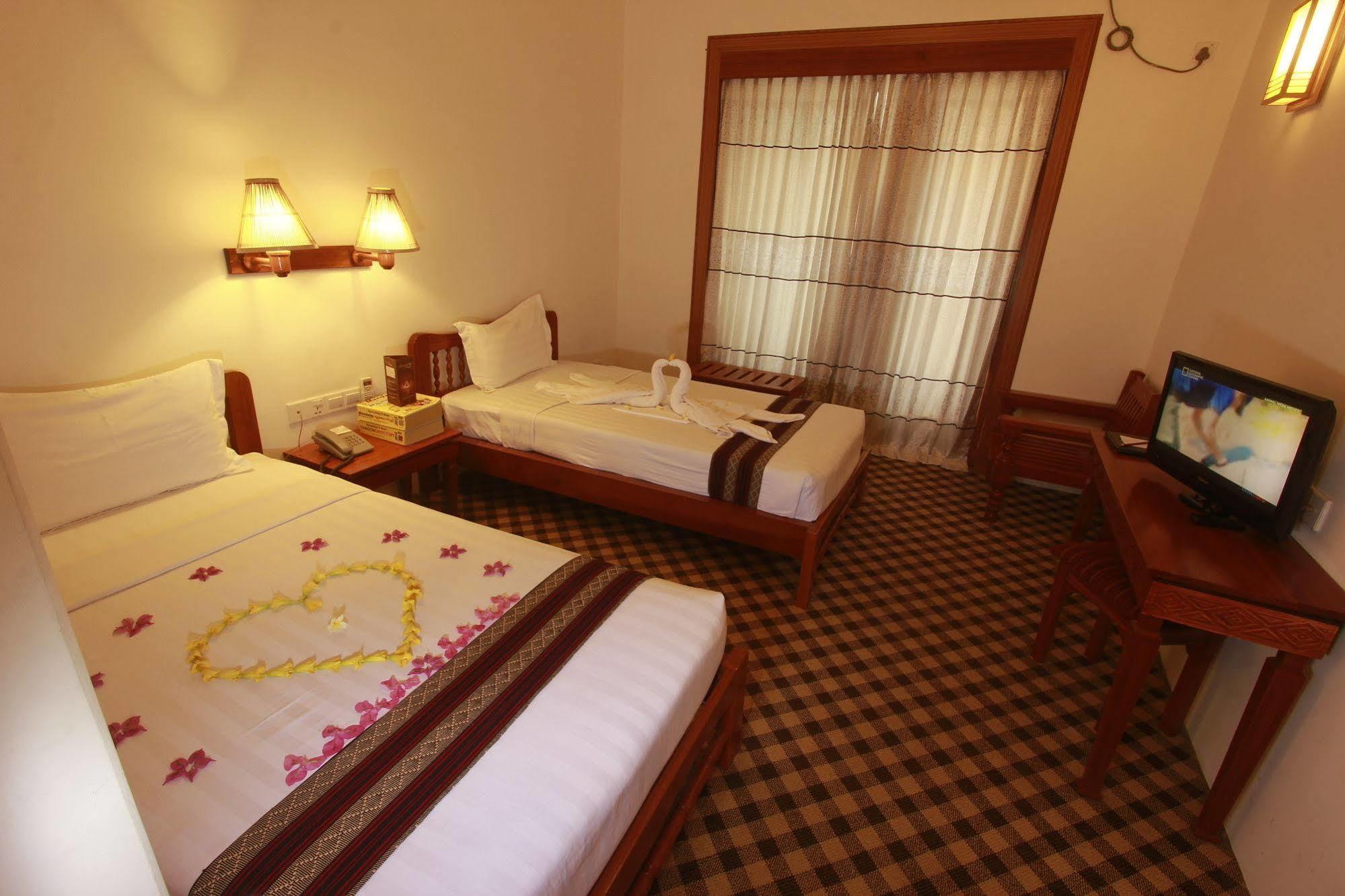 Raza Gyo Hotel Bagan Exterior foto