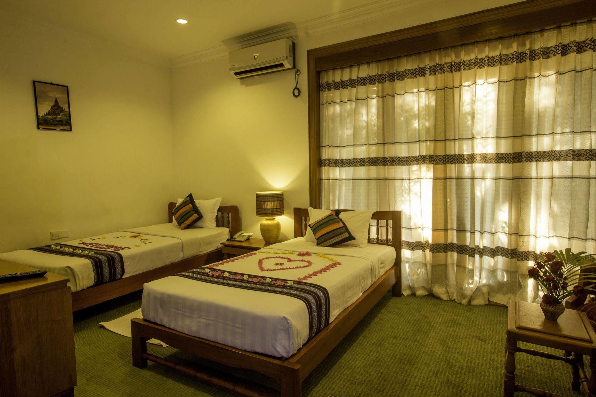 Raza Gyo Hotel Bagan Exterior foto