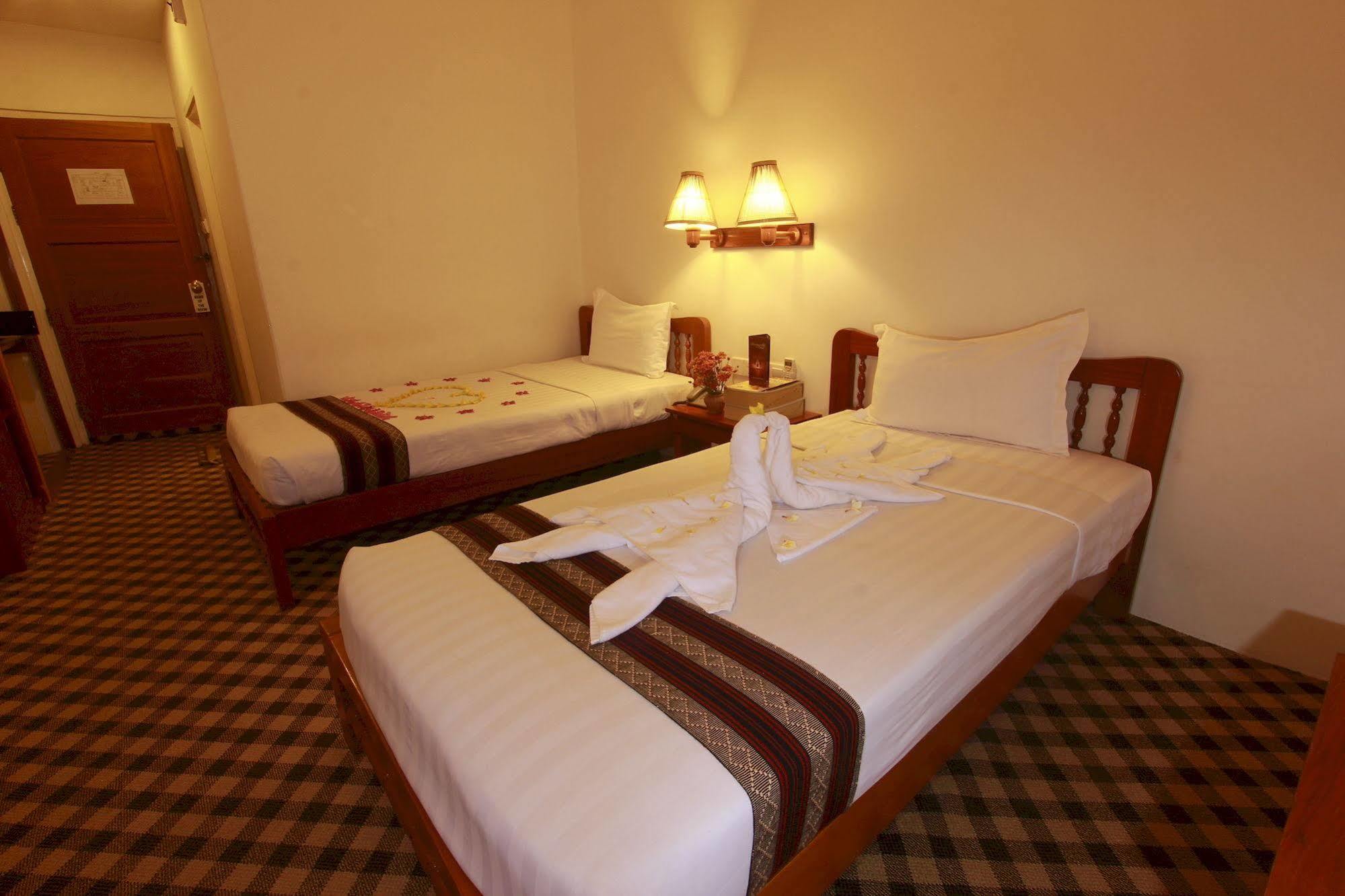 Raza Gyo Hotel Bagan Exterior foto