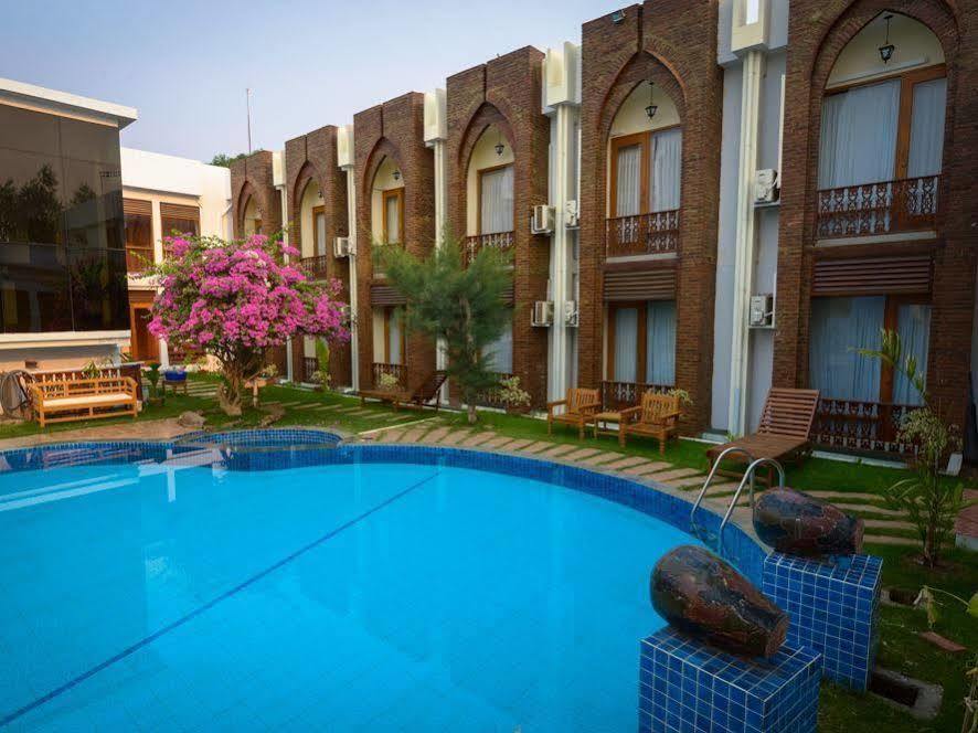 Raza Gyo Hotel Bagan Exterior foto